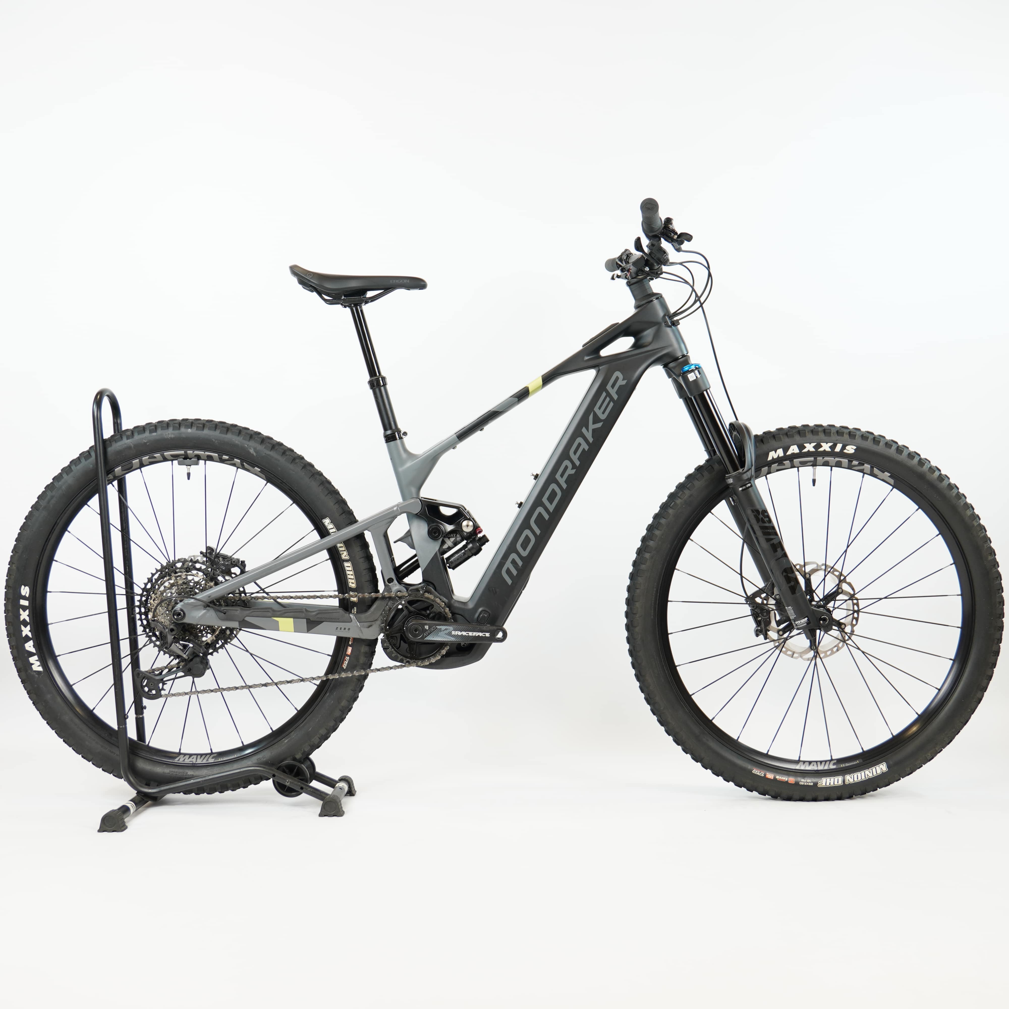 gebrauchte carbon fahrräder Mondraker Crafty Carbon R black Gebrauchtrad 2025 - Shimano XT M8100, SGS, Shadow+ - Mavic E-Deemax 29 | Well Loved Condition