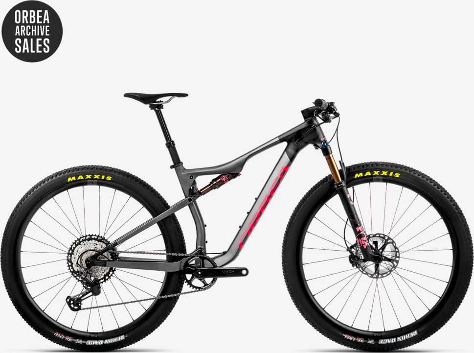 Orbea OIZ M PRO 2022 - Shimano XTR - OC XC TEAM, 30 mm internal width, Tubeless ready, 28H - 1 - Bikeroom